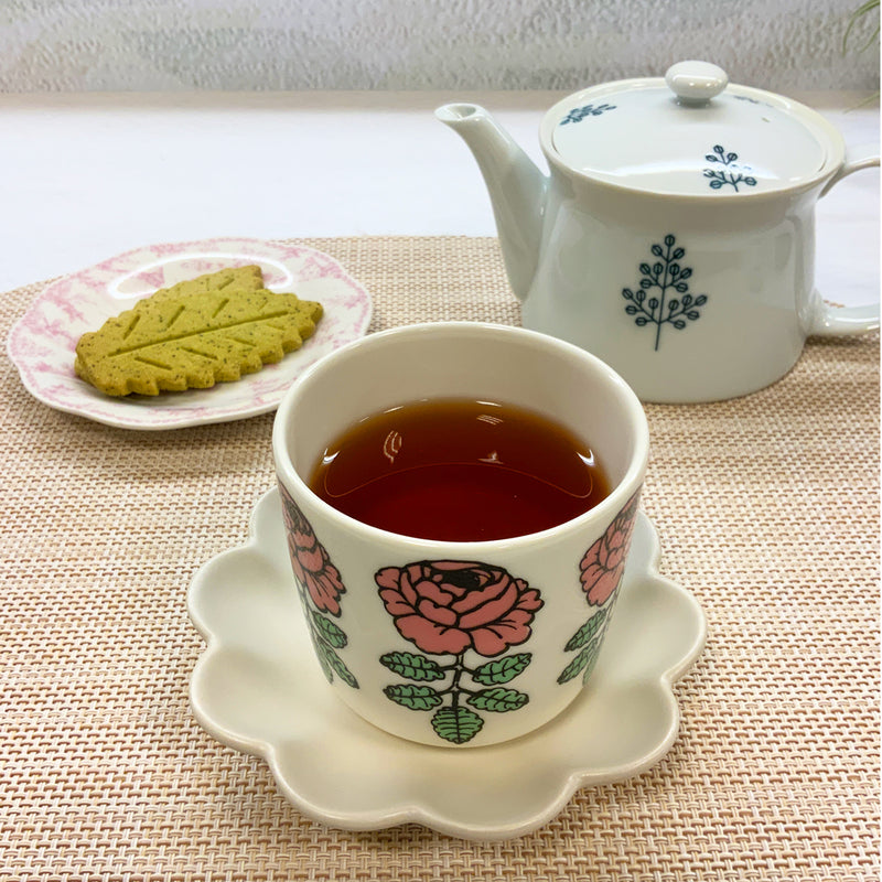 "Premium Japanese Black Tea and Chacha Cookie Set"