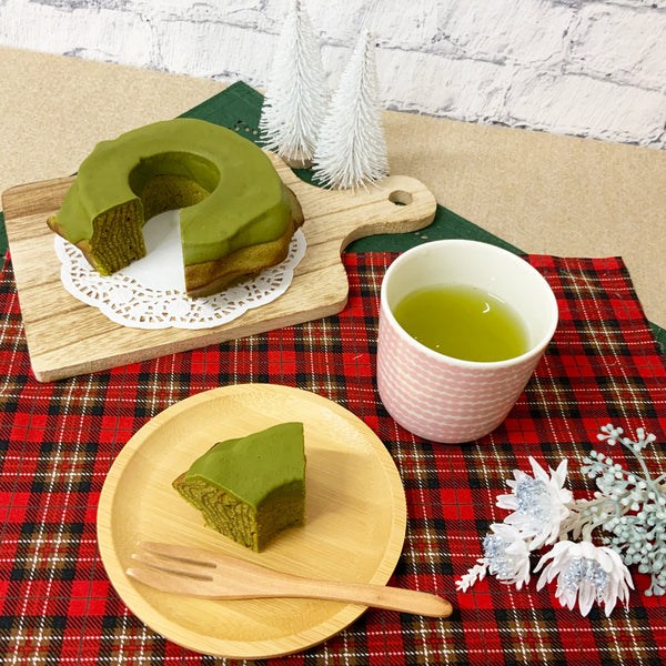 大好評「抹茶チョコかけ抹茶バウム」入荷いたしました。