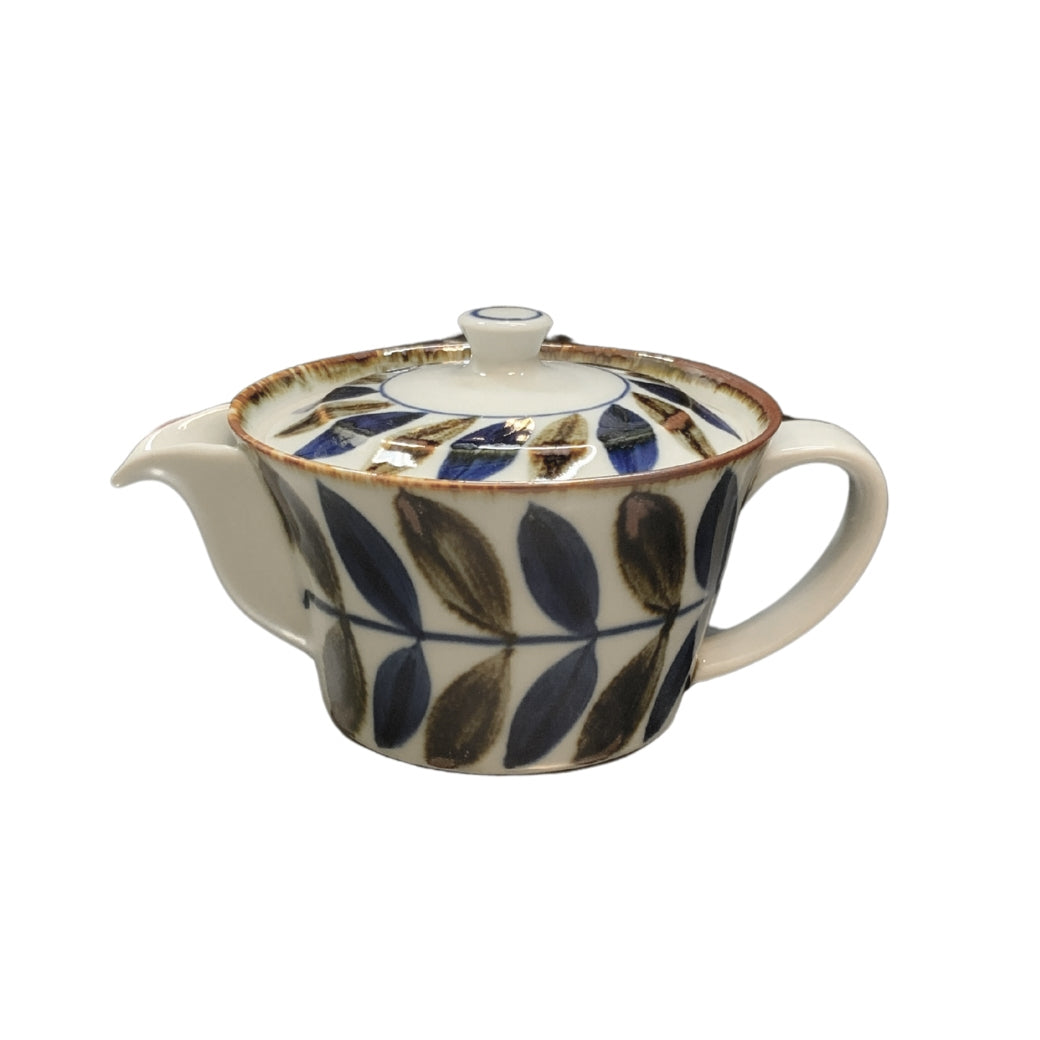 Hasami ware karakusa pot with stainless steel filter 275ml