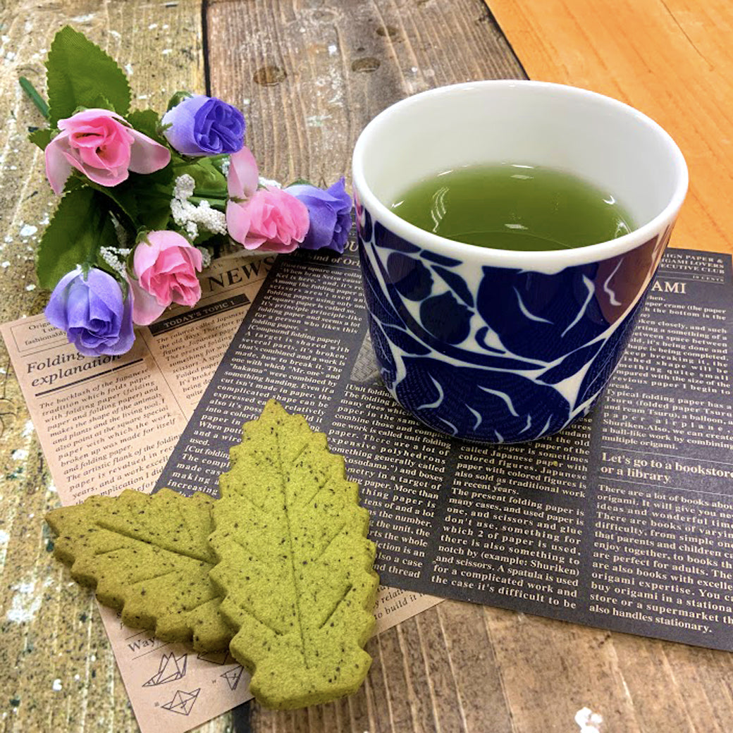 Shizuoka Kakegawa Kikugawa Deep Steamed Green Tea Moment 80g Packed ・Yokohama Totsuka Brand Certified Chacha Cookies Set of 20