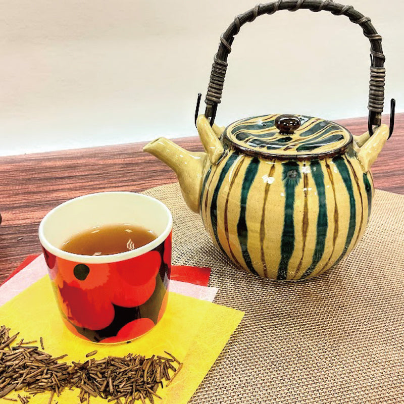 Bundled OK! Good deal! Bulk buying set including shipping! [Uses stems from Kakegawa, Shizuoka] Most popular! Freshly Roasted Hojicha "Kongari" 100g Pack of 5 Set